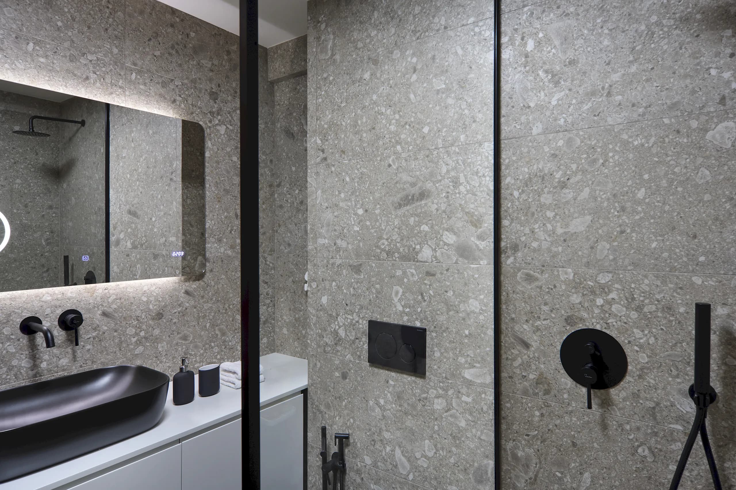 Fully Renovated Apartment in Petralona 22